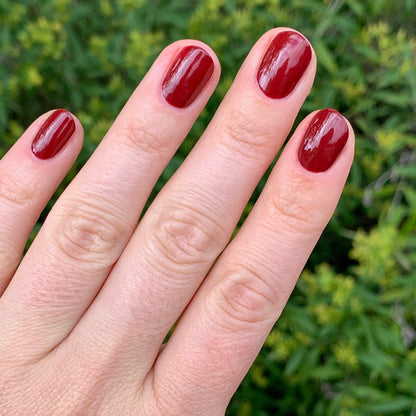 Olive & June Long-Lasting Nail Polish Cozy Up Deep Red 13.5 mL — Salon Quality Nail Care